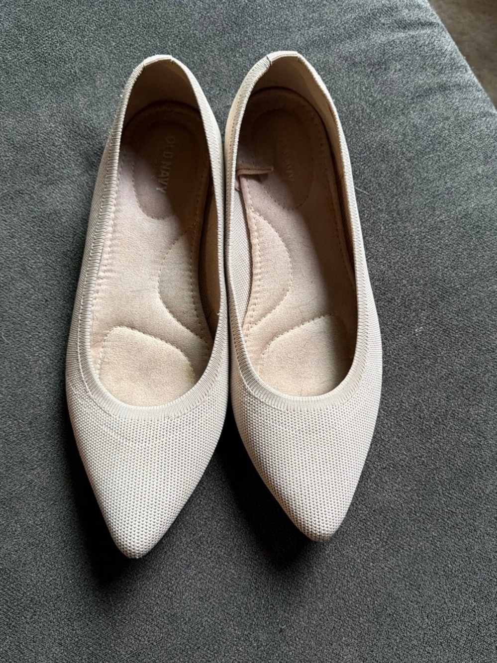Old Navy Women's Pointed Ballet Flats in Light Beige